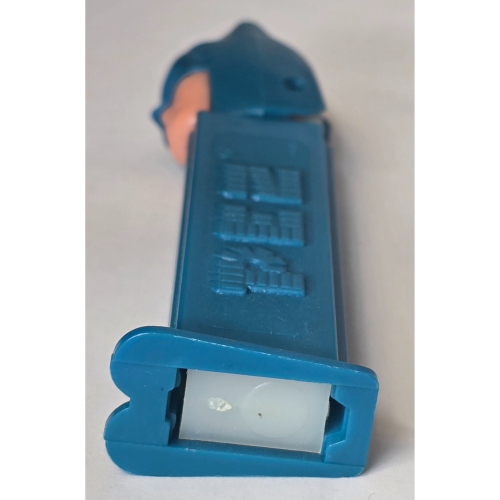 VINTAGE PEZ‎ DC COMICS "BATMAN" BLUE DISPENSER WITH FEET COLLECTIBLE EUC - Picture 5 of 5